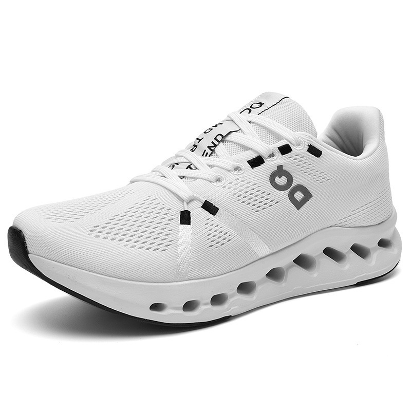 Zapatos de hombre 2024 verano nuevos zapatos de tejido ligero transpirable moda casual zapatos deportivos de correr zapatos de malla de coco zapatos de moda