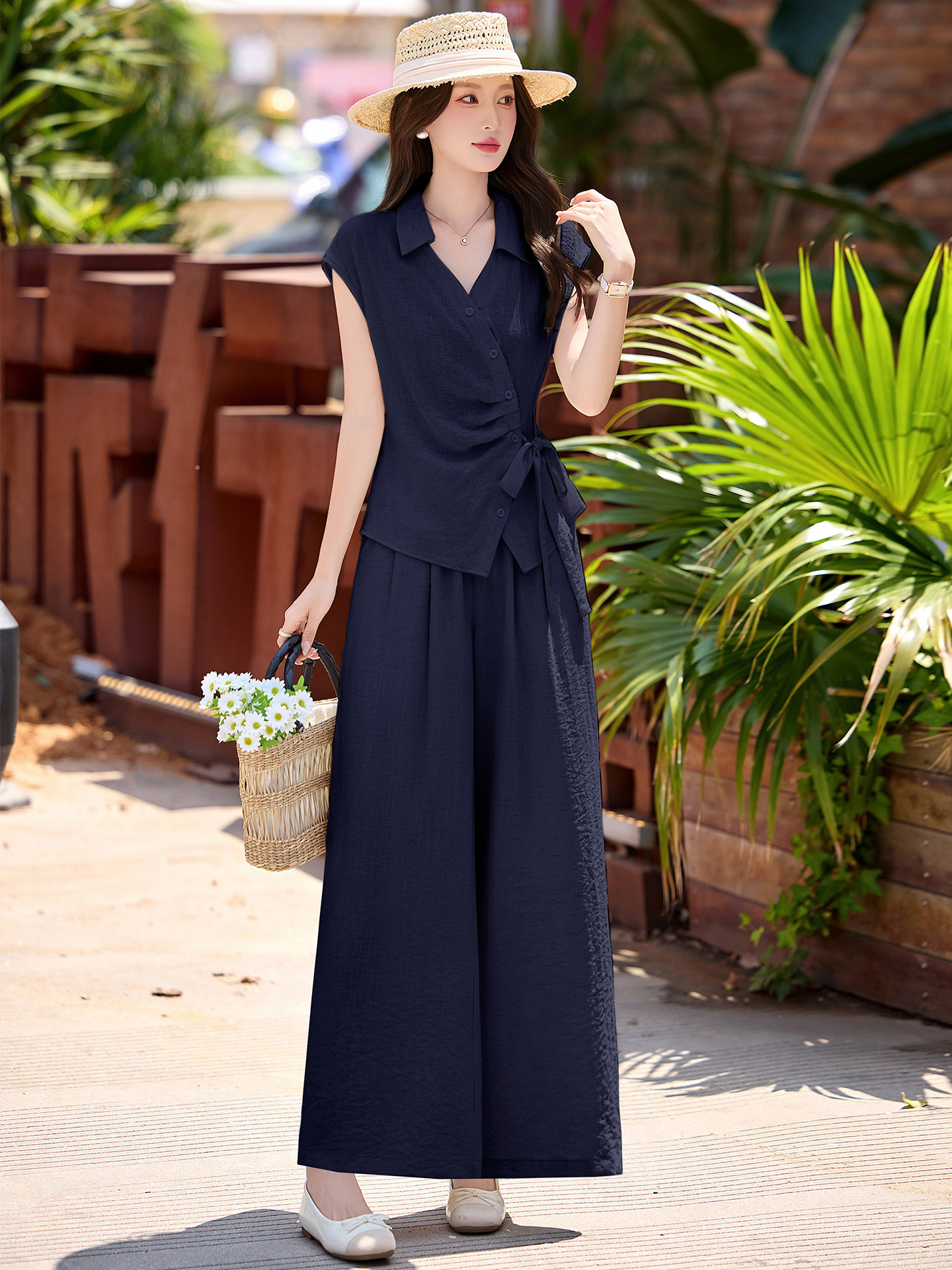 Bộ quần áo nữ hai mảnh gồm áo sơ mi eo thon và quần ống rộng, thiết kế thanh lịch mùa hè 2026 — Xanh lông mòng đen, màu mơ