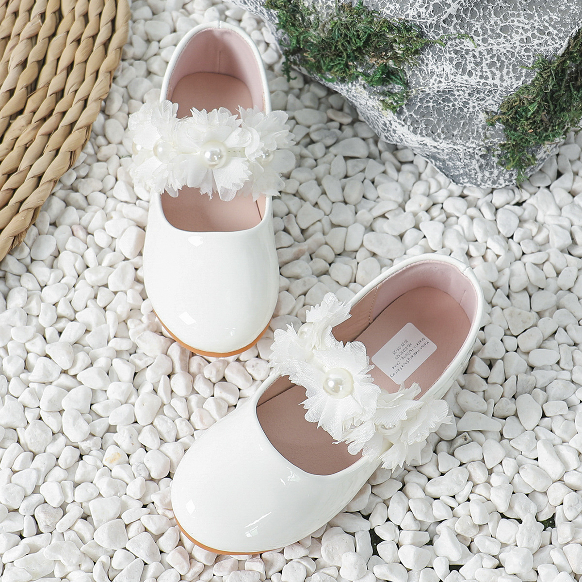 Cross-Border Hot-Selling Small Size Children's Shoes with Buckles, One-Line Straps, Flower Pearl Princess Shoes, Fashionable and Versatile Patent Leather Small Leather Shoes for Women