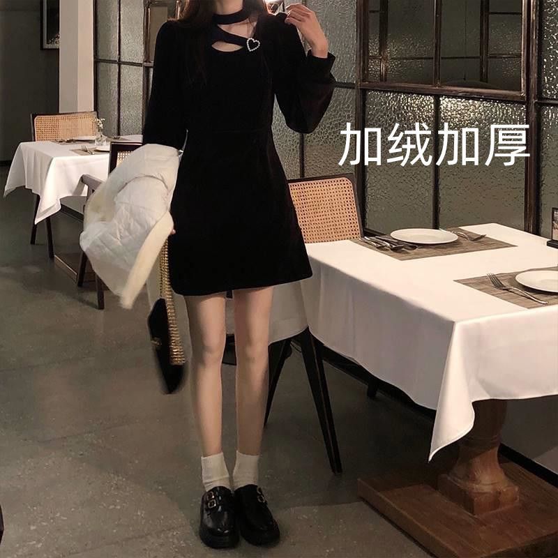 禁忌少女冬季新款黑色连衣裙女短款设计感收腰修身显瘦气质小黑裙