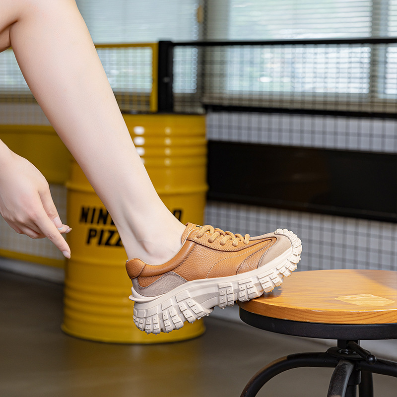 Thick-Soled Retro Casual Shoes for Women, 2026 Autumn New Model, Genuine Leather, Height-Increasing, Durian Tire Sole, Lightweight Women's Shoes That Make Feet Appear Smaller Thick-Soled Retro Casual Shoes for Women, 2026 Autumn New Model, Genuine Leather, Height-Increasing, Durian Tire Sole, Lightweight Women's Shoes That Make Feet Appear Smaller
