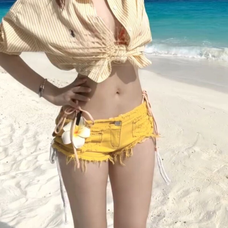 Yellow Low-Waist Fringed Sexy Ultra-Short Denim Hot Pants for Women, Summer Slim-Fit Cut-Out Tie-Up Shorts
