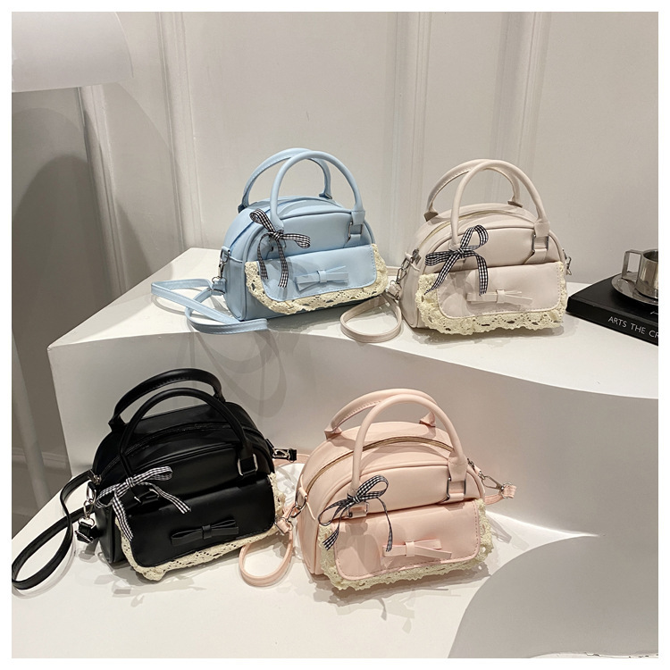 2025 Fashionable Sweet Trendy Lace-Trimmed Handbag for Women with High Aesthetic Design, Stylish Commuter Crossbody Bag