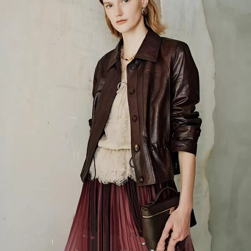 Haining autumn new arrivals: imported oil-waxed lambskin leather jacket with a small collar, ruffled hem, and a fitted waist, designed for women Haining autumn new arrivals: imported oil-waxed lambskin leather jacket with a small collar, ruffled hem, and a fitted waist, designed for women