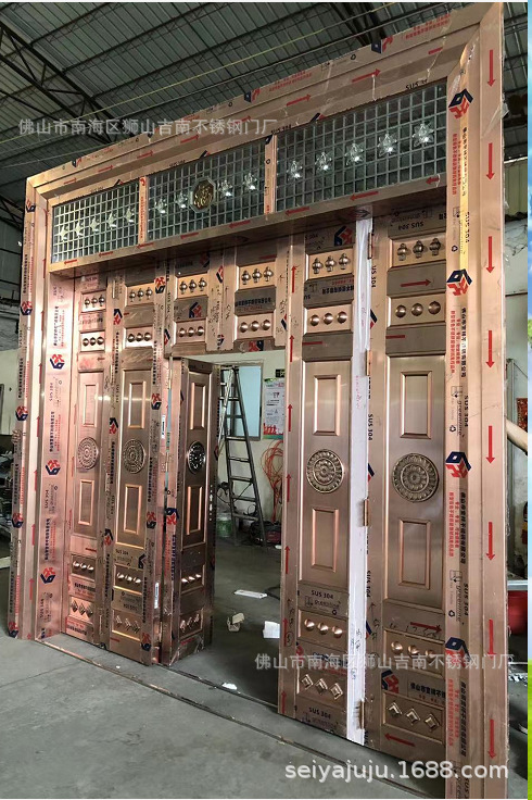 六开折叠红古铜门侧