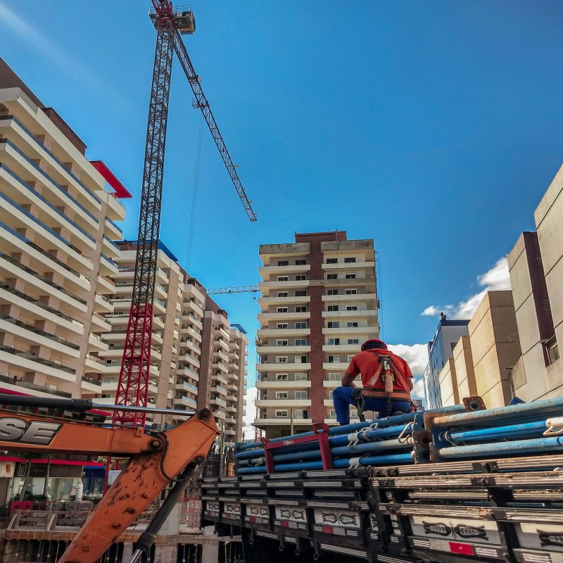 F级无溶剂绝缘漆，抗介质渗透性和性，涂层坚韧。