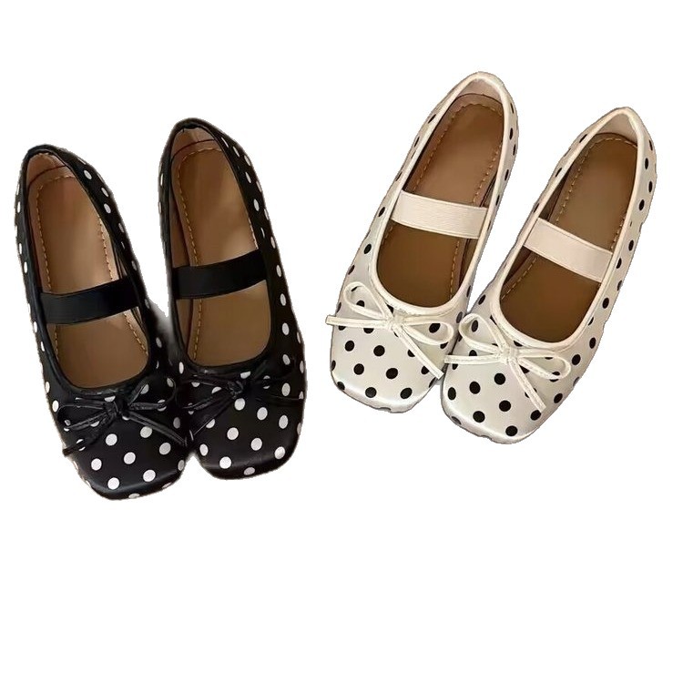 Zapatos franceses de punto de onda de primavera y verano de 2026 para mujeres nuevas zapatos de estilo plano de moda universal con un zapato simple