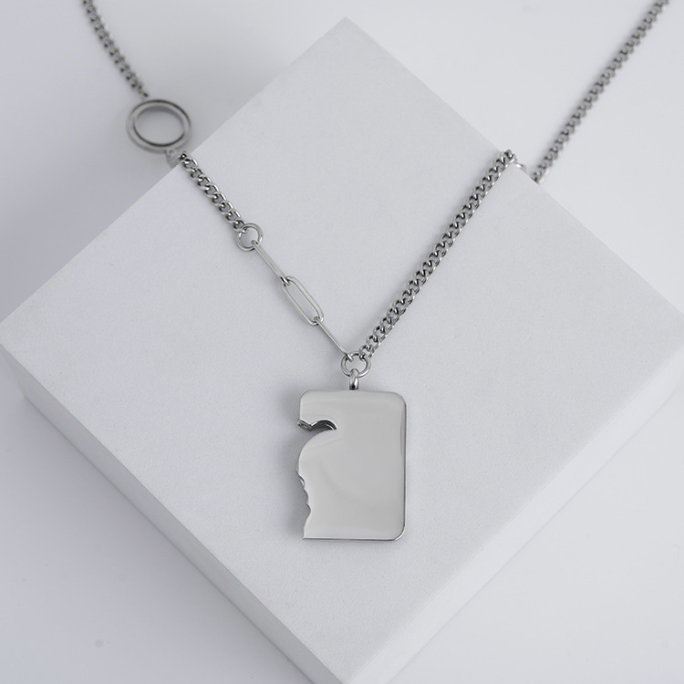 Titanium Steel Heart Shaped Pendant Necklace Personalized Gift_voghion.com