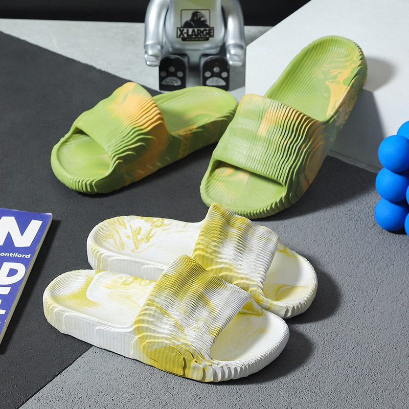 Cross Border Plus Size Pantofole in cocco mimetico Kanye West da donna Abbigliamento estivo da esterno Calpestare le feci Sensazione di coppia Infradito Mocassini da spiaggia_voghion.com