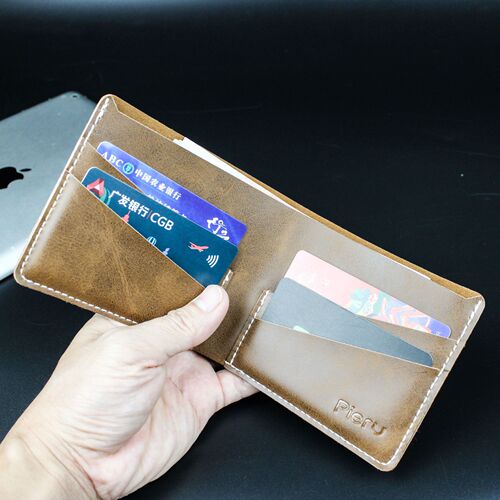 New cross-border vintage men's wallet in crazy cowhide, featuring a personalized, casual design—perfect for teens! Wholesale available.