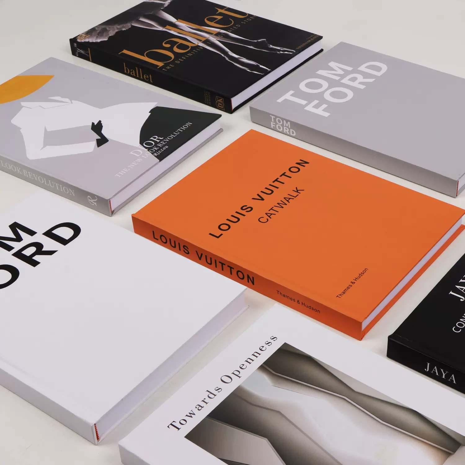 简约时尚英文仿真杂志书籍样板间书房翻页装饰假书摄影道具书摆件