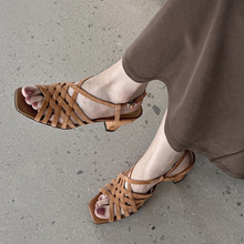 赫本风细带编织羊反绒面2025夏季粗跟高跟方头露趾真皮罗马凉鞋女