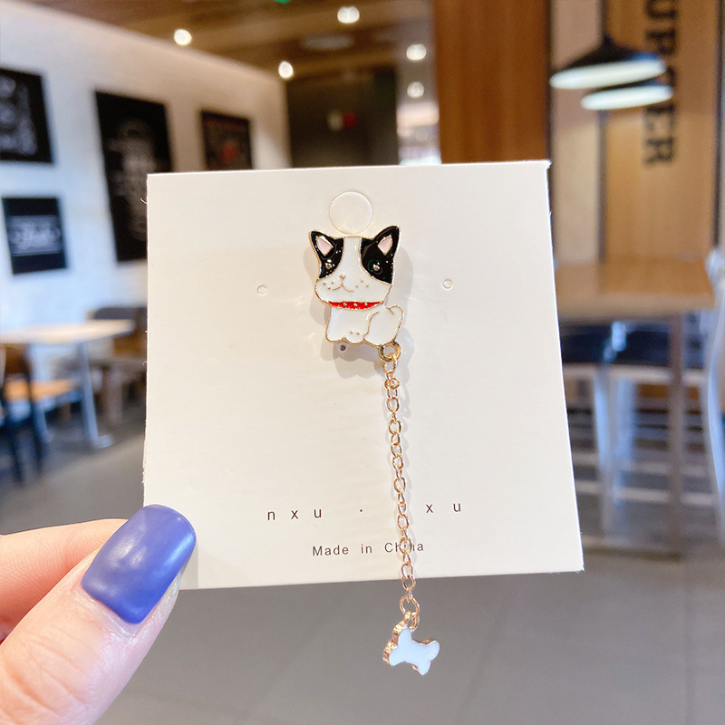 Bonito broche de dibujos animados japoneses de goteo de aceite nuevo estilo de moda bolsas de collar de decoración de metal insignia actividad joyas de regalo pequeño