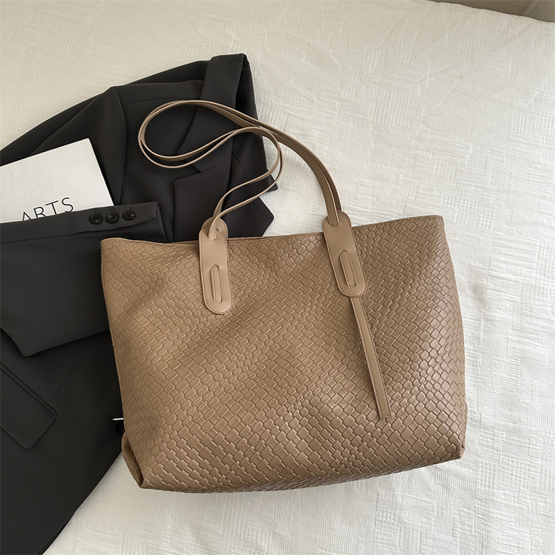 Retro tejido de gran capacidad ocio 2024 nuevo estilo coreano simple color sólido bolso de hombro debajo de la axila para mujeres