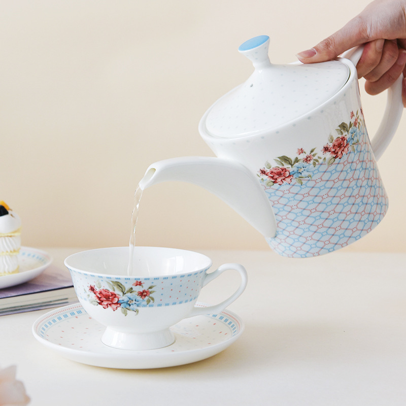 Flores románticas de alto valor de la cara cerámica tetera de té de hueso tetera de agua casada cerámica nueva casa tetera de gran capacidad tetera de agua fría tetera de café