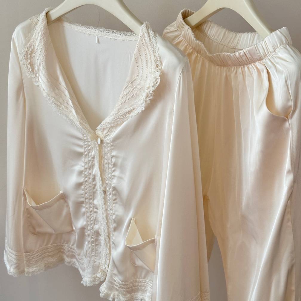 SLEEP LU, producto original, colección "Paris Poetry", 100% Lyocell Tencel, exquisitos pijamas y ropa de estar romántica de estilo retro.