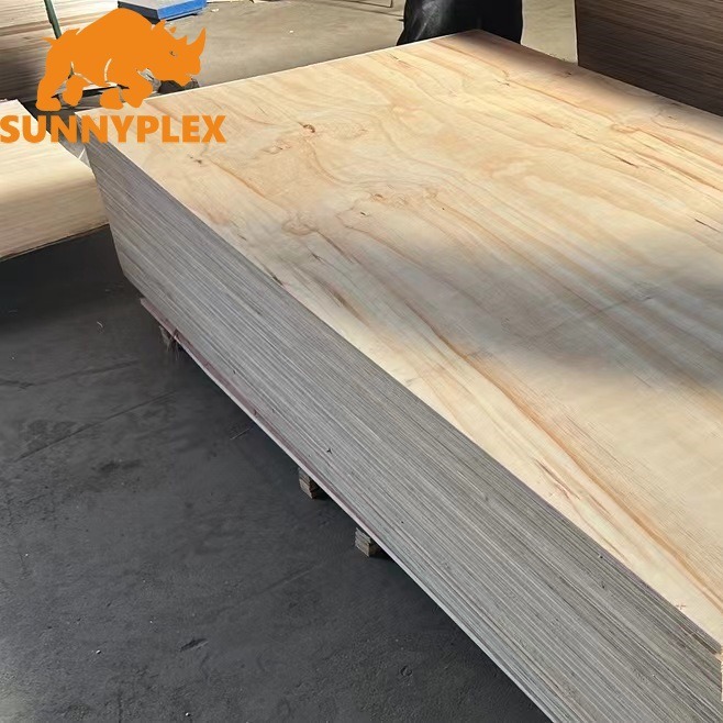 El fabricante suministra madera contrachapada para obras de construcción, tablero de madera, tablero completo, tablero multicapa de madera maciza