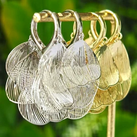 耳环;戒指;耳钉