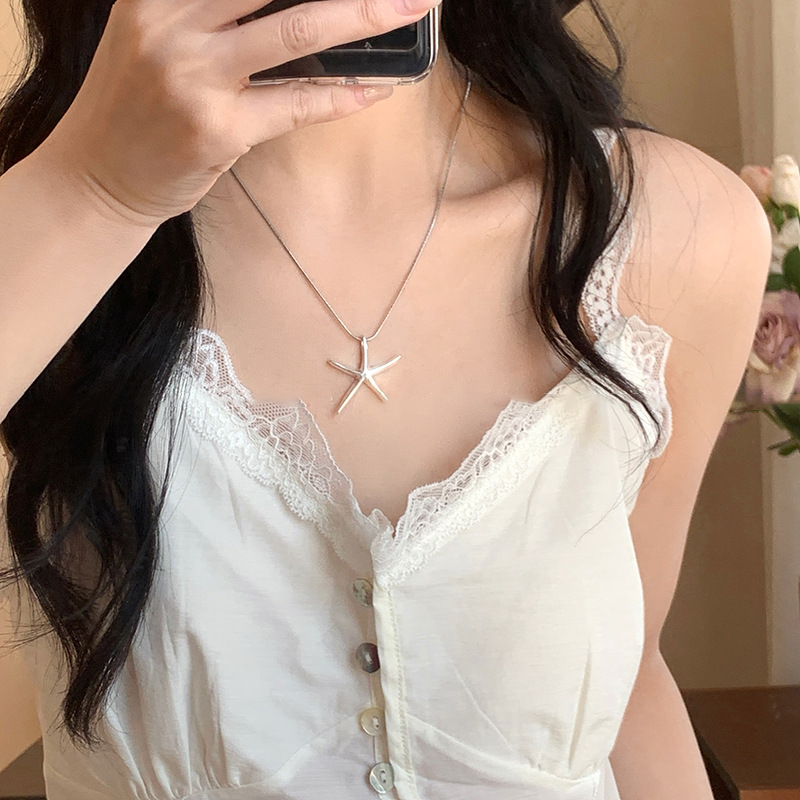Collar de estrella de mar tridimensional de plata lisa, simple, personalidad, viento frío, cadena de clavícula de todo fósforo, collar de sentido avanzado de nicho femenino
