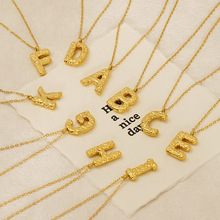 欧美跨境不锈钢首饰26个字母钛钢吊坠项链压纹褶皱设计18k饰品女