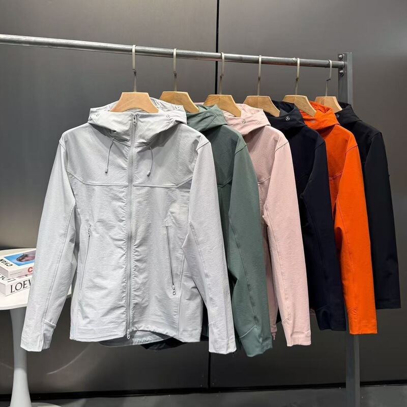 Sunstone M8 Unisex Outdoor Softshell Jacket, Spring and Autumn Windproof, Waterproof, Wear-Resistant Hooded Jacket