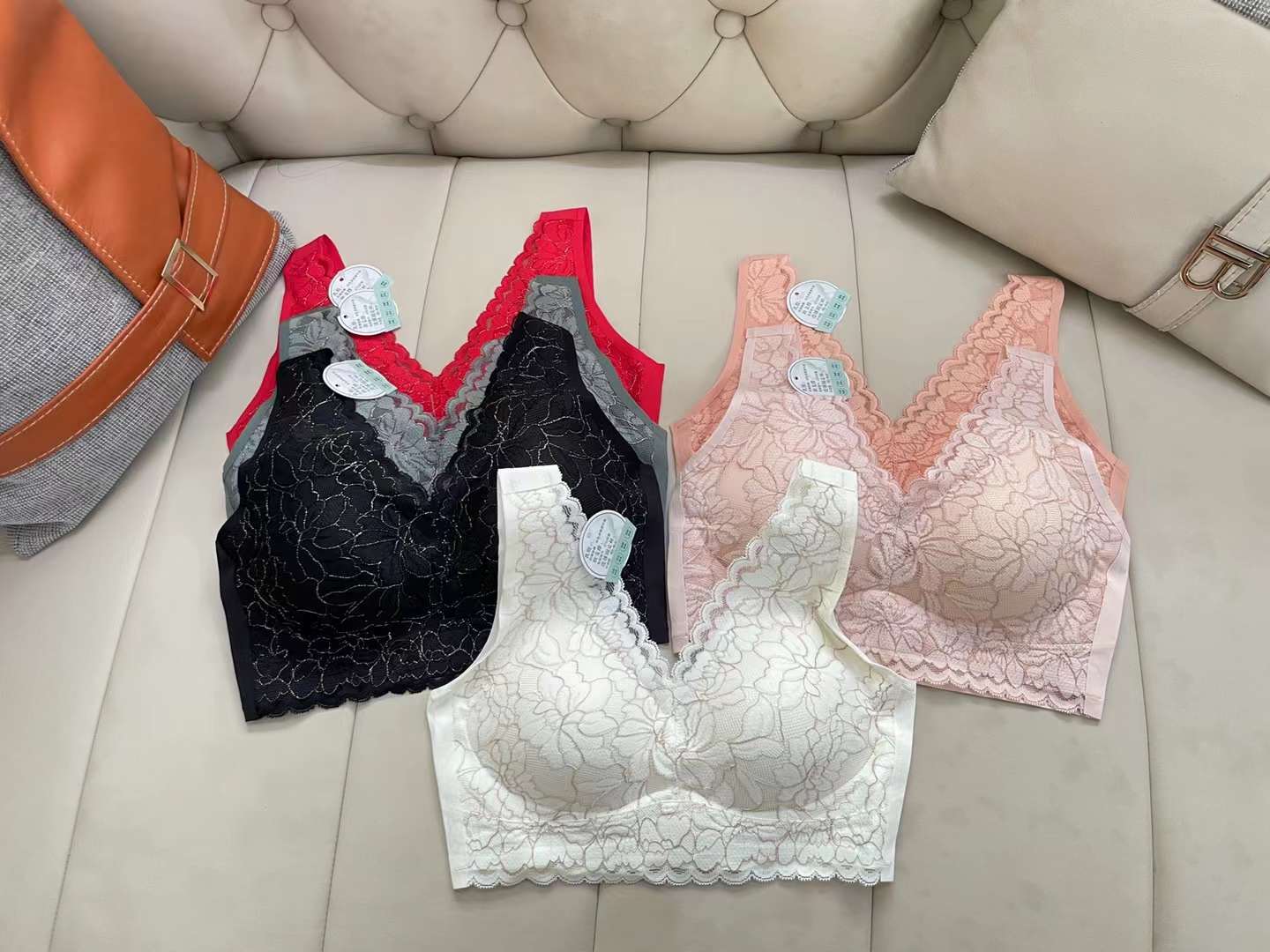 Nuevo cinturón de hombro ancho sin marcas, chaleco de alta calidad, bra de yoga, ropa interior deportiva, mujer