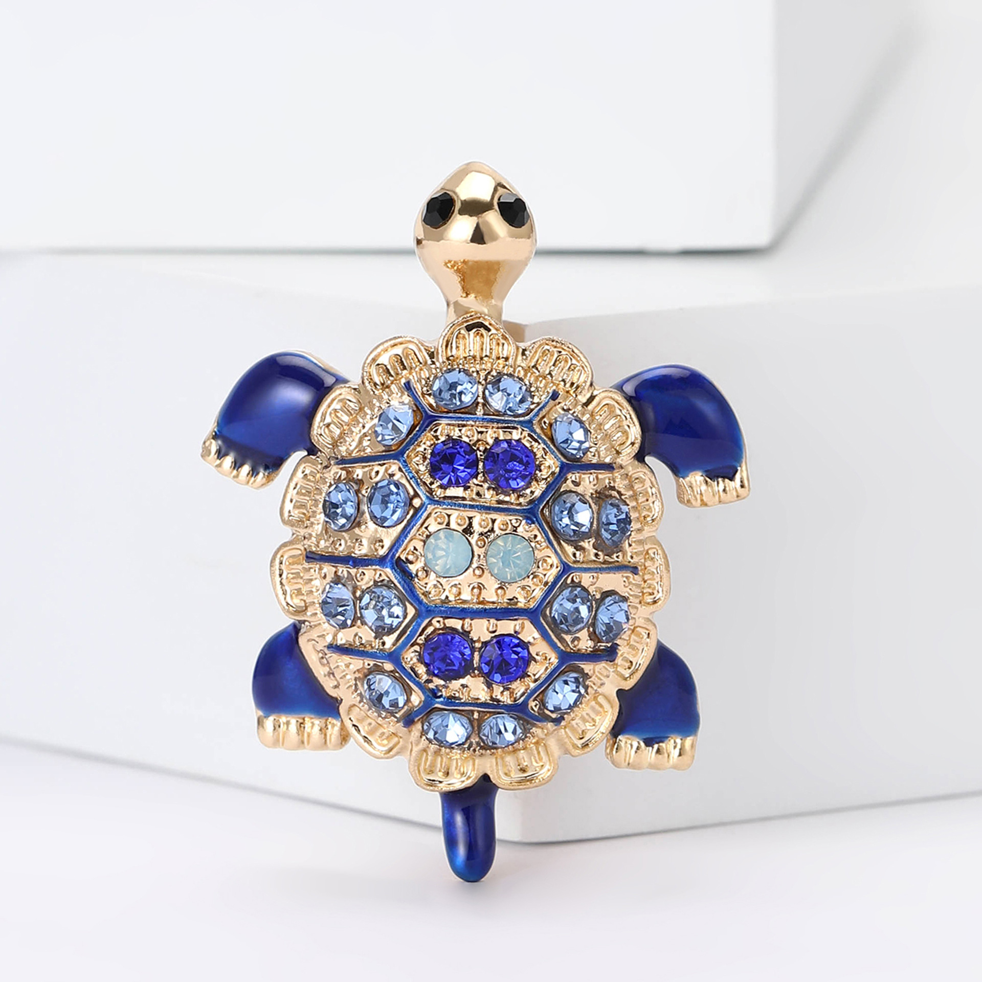Brooches Classification Banquet, Daily Occasion Cute Retro Pin Tortoise Alloy Rhinestones Women's Brooches