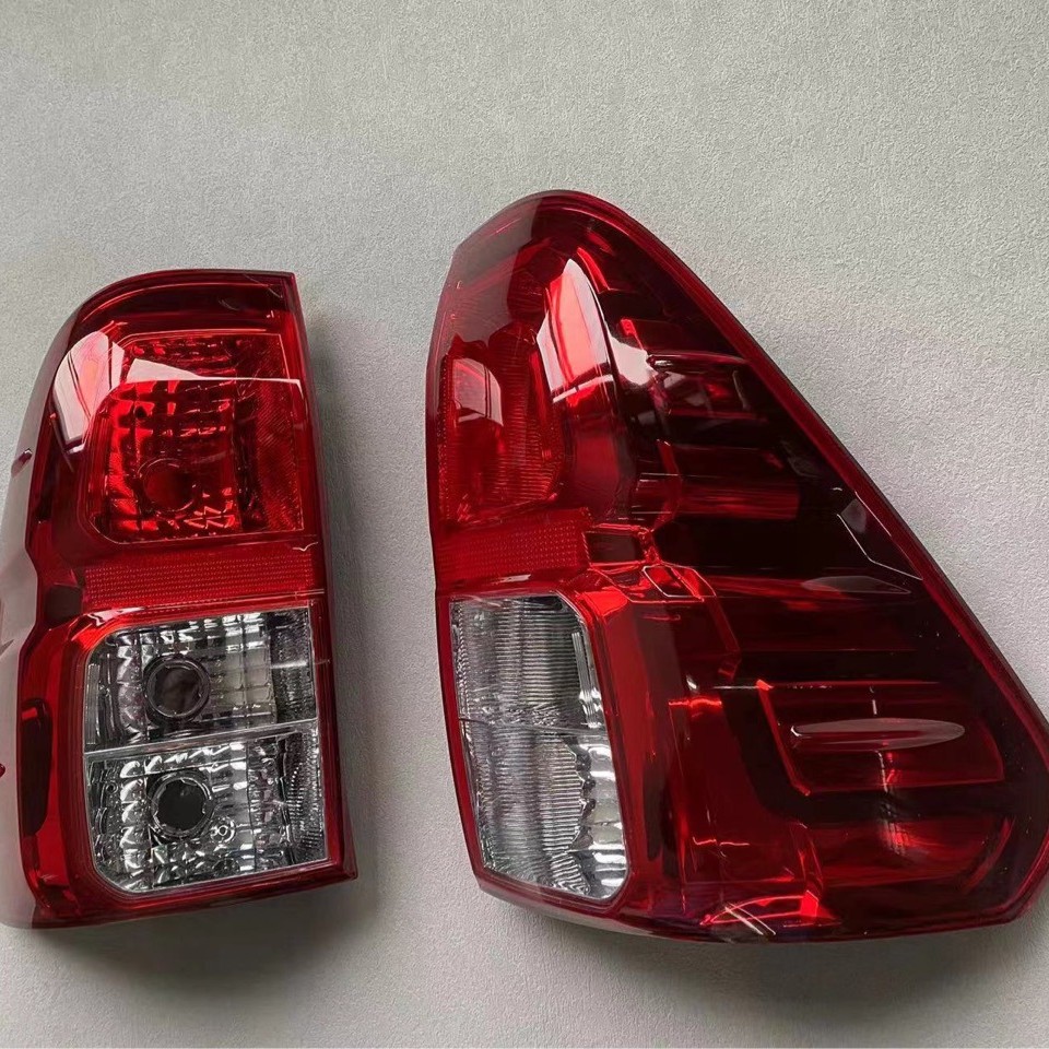 Hilux Revo 2016-2019 üçün arxa fara (stop lampı)