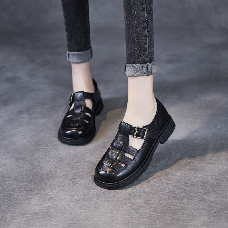 Summer casual sandals flat with velcro