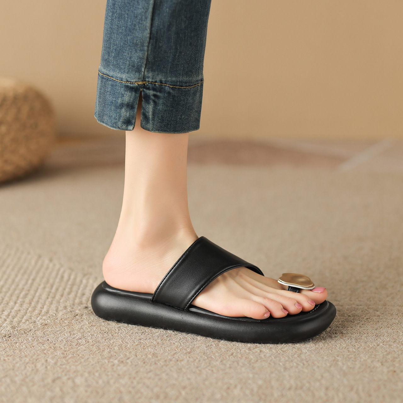 Comfy Women's Flip Flops Summer Trendy Soft Sandals Slippers_voghion.com