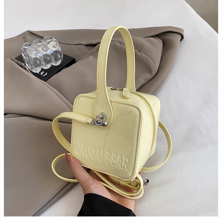 A new trendy and stylish handbag for women in 2025, featuring a red single-shoulder crossbody small square bag undefined