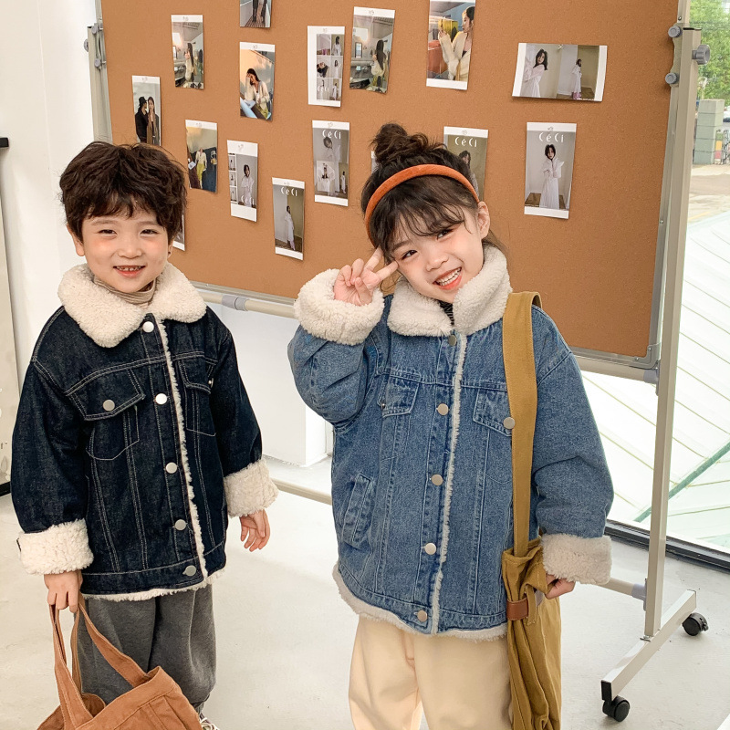 (2개) 어린이 코트 2024 겨울 새로운 한국 소년 소녀 데님 벨벳 코트 아동용 모피 칼라 패딩면 패딩 재킷