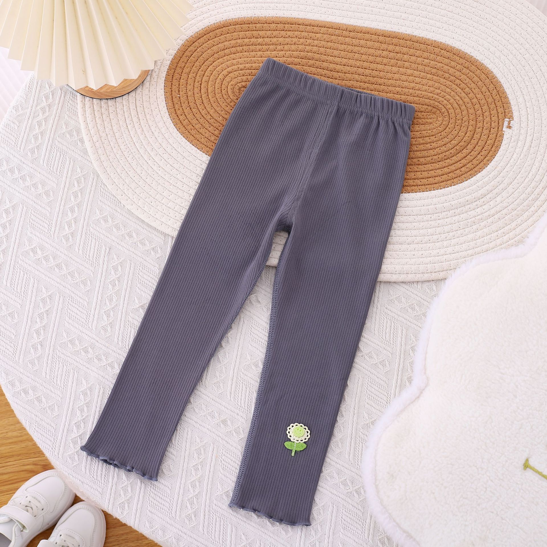 Polainas de las muchachas del estilo coreano para el desgaste externo ropa de los niños del otoño pantalones delgados del estilo occidental pantalones del girasol del bebé moda