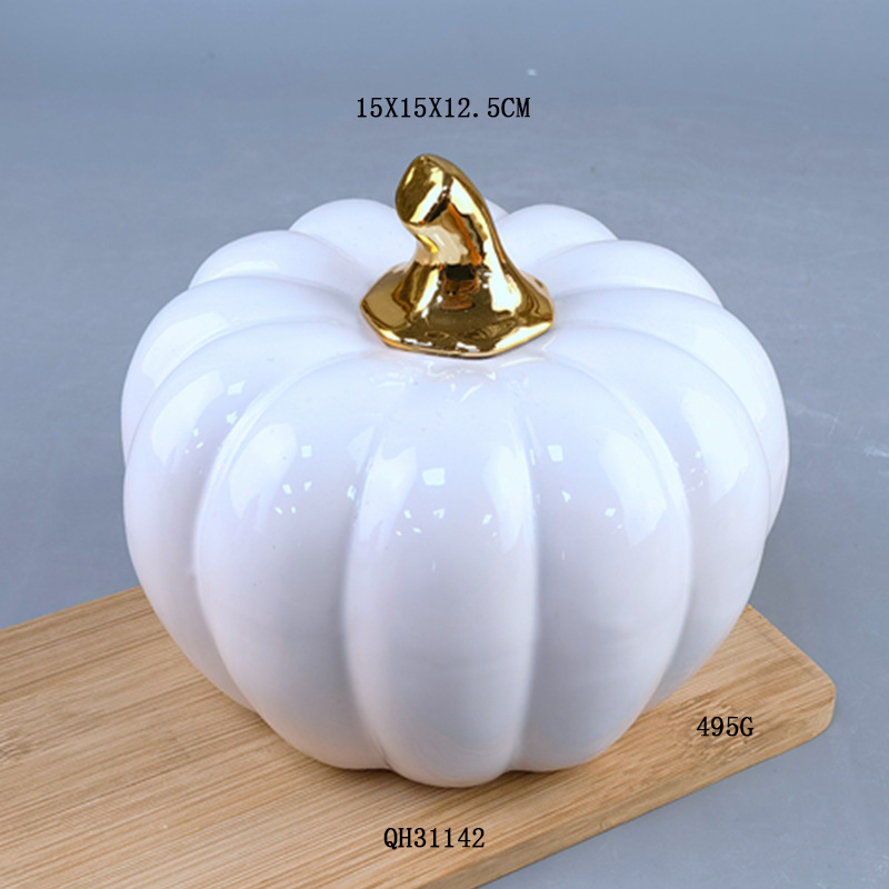 Adornos de calabaza blanca