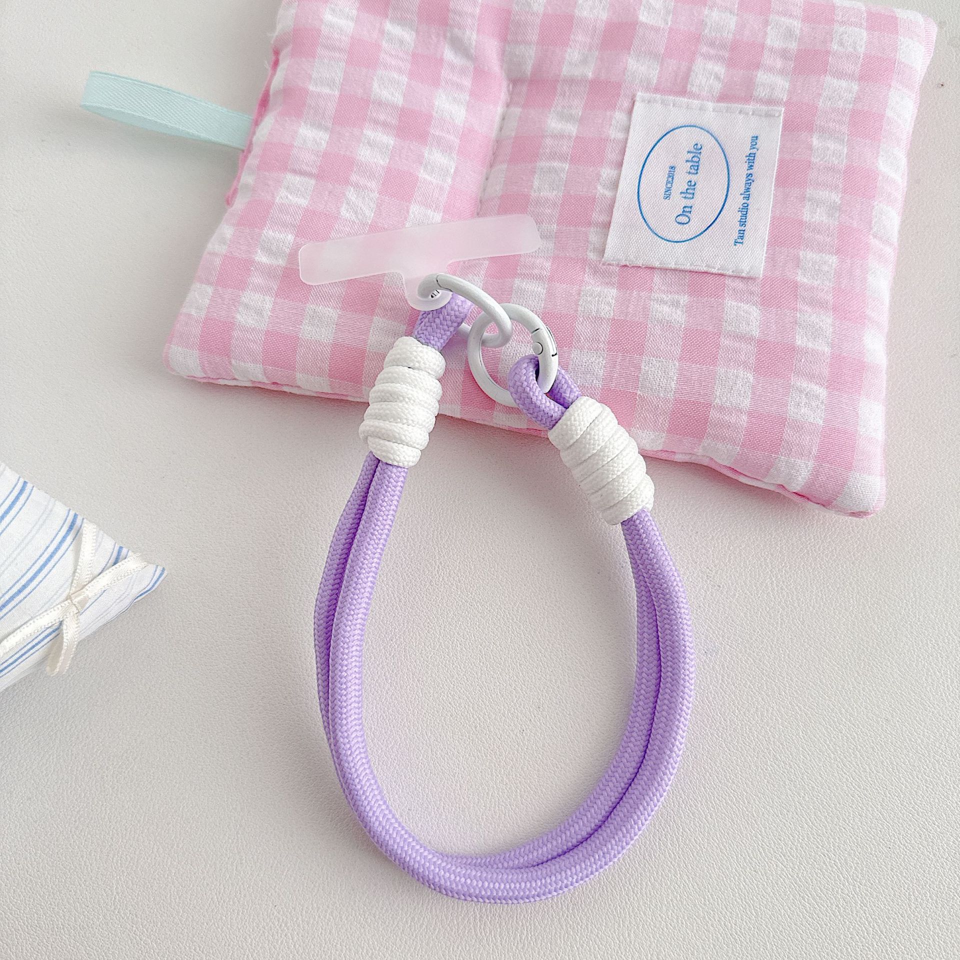 Boutique hecho a mano de alta gama para teléfono móvil cadena para colgar mujer estilo ins ligero lujo doble color muñeca cadena para teléfono móvil de moda/cuerda corta