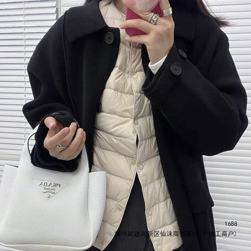 Korean-style lightweight down jacket, 90% new white duck down, winter short round-neck vest, slim-fit fashionable thin coat Korean-style lightweight down jacket, 90% new white duck down, winter short round-neck vest, slim-fit fashionable thin coat