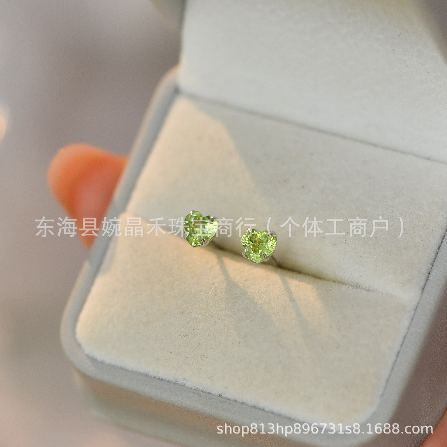 Bright green peridot earrings 5mm, finely crafted inlaid earrings, niche women's earrings, available for live streaming and physical store sales