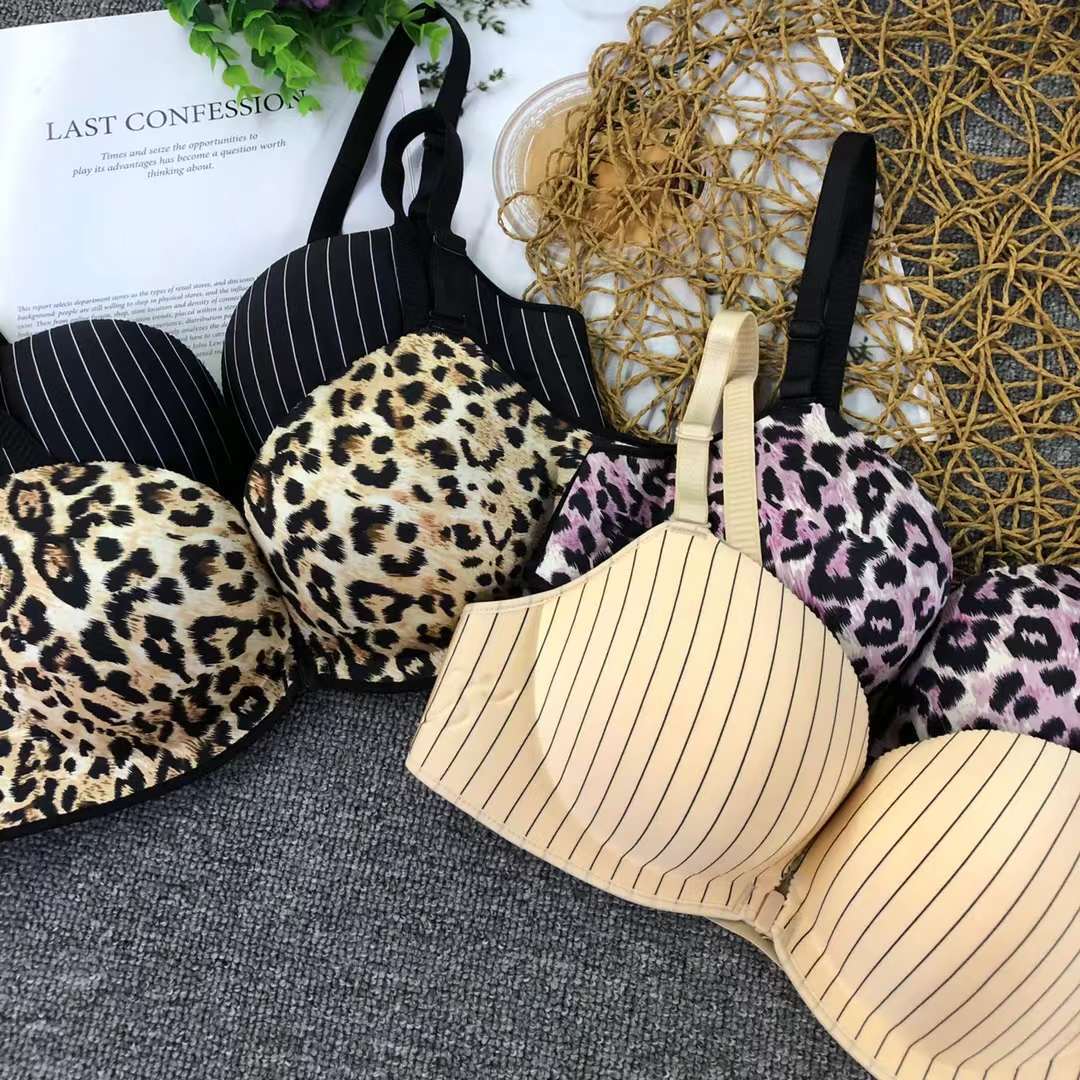 Filipina brillante hebilla frontal ropa interior sin costuras medio grueso de alta calidad se reunieron multi-color multi-tamaño sujetador inalámbrico al por mayor