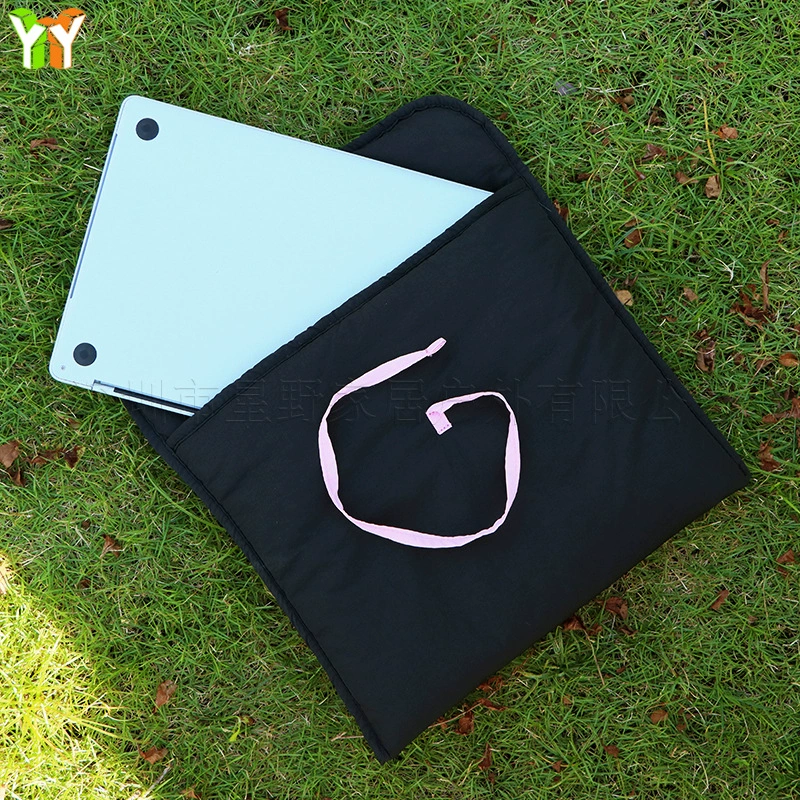 Tablet laptop with bow, quilted organizer bag, (Physicals)