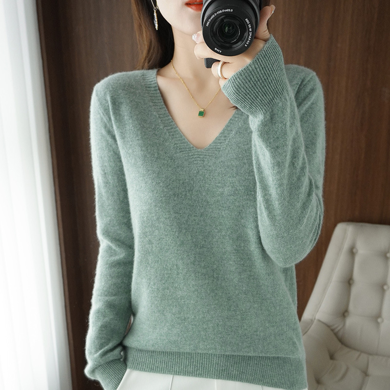 Autumn and Winter New Knitwear Women's V-neck Long Sleeve Pullover Top Solid Color Korean Loose Base Shirt Slim Outer Wear Thin Autumn and Winter New Knitwear Women's V-neck Long Sleeve Pullover Top Solid Color Korean Loose Base Shirt Slim Outer Wear Thin