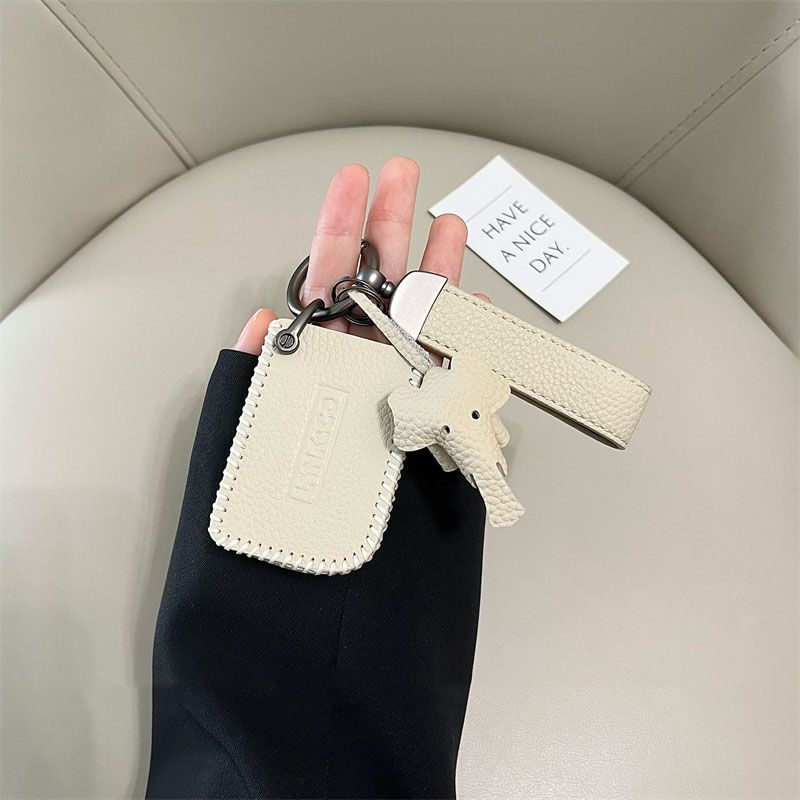 Suitable for Lynk & Co 03 Key Cover 06 05 07 01 02 09 High-End Car Key Chain Shell Bag Cute Men and Women