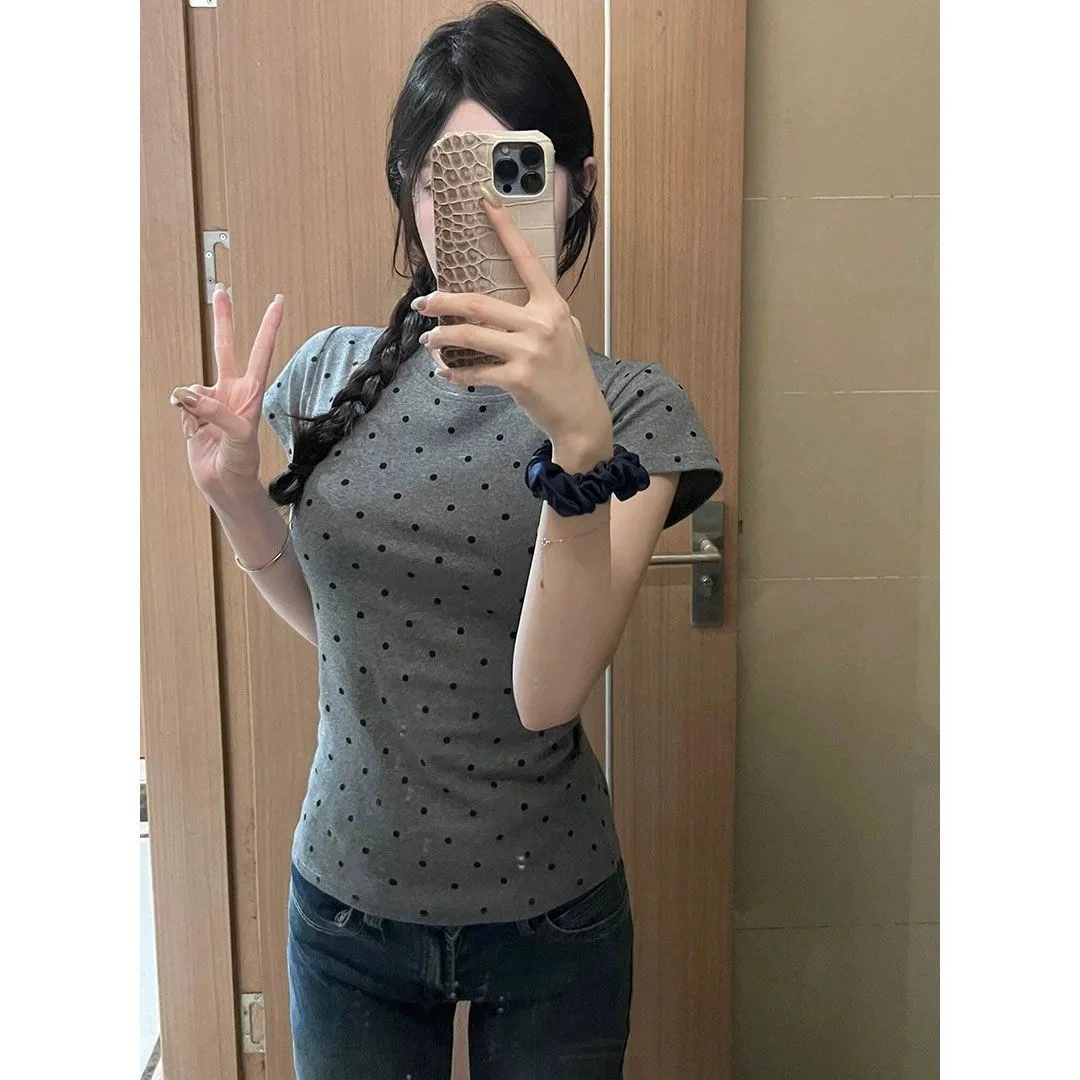 Ретро серая футболка с коротким рукавом с круглым вырезом