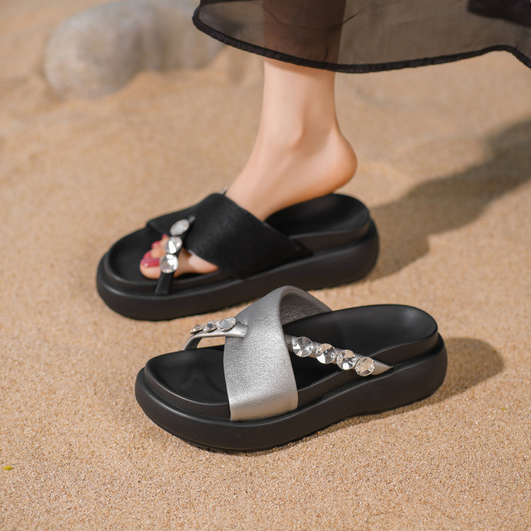 Dép sandal nữ xỏ ngón đế xuồng đính đá pha lê, đế dày thoải mái, đi biển mùa hè — đen, bạc