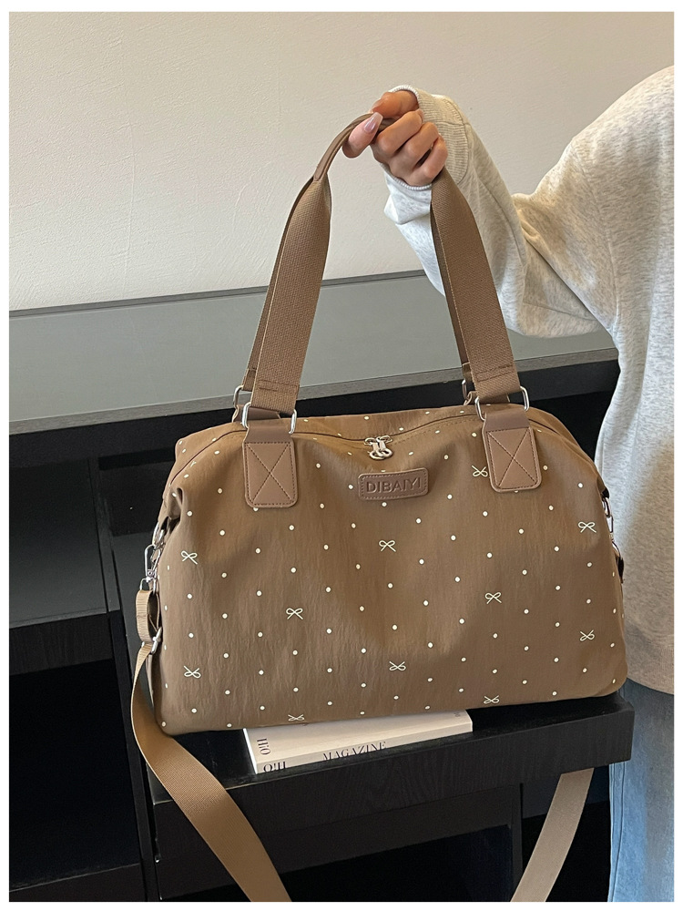 Lightweight large capacity travel bag, portable storage for business trips