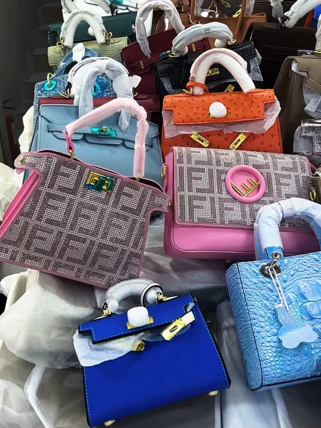 Woman handbag wholesale, ladies' handbags in stock, high-quality women's bags
