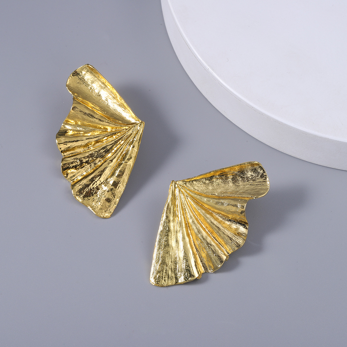 fashion metal texture butterfly earrings retro folds ginkgo leaf earrings wholesale
