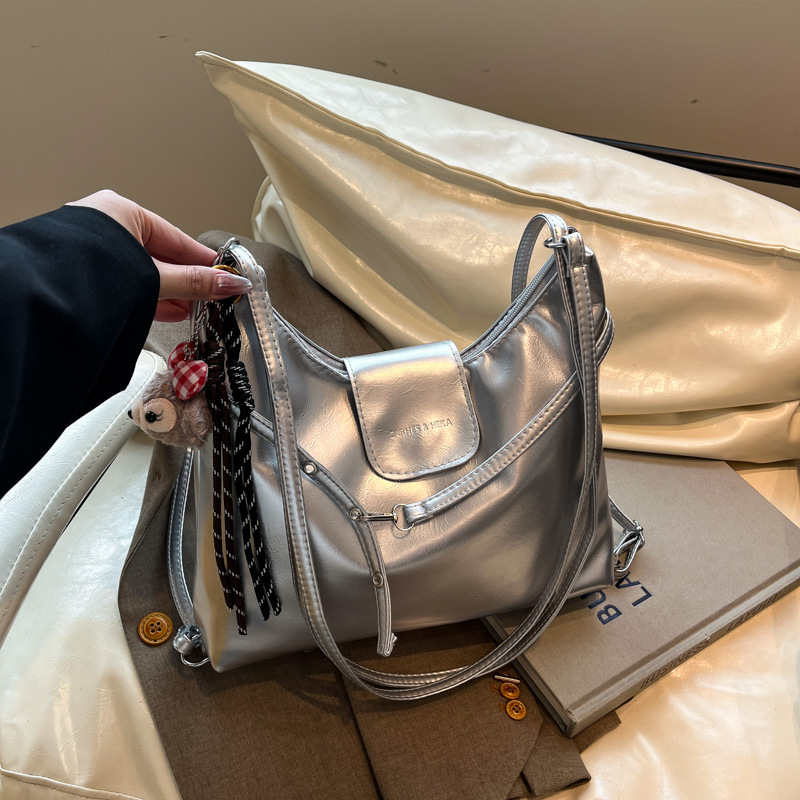 Mochila doble de estilo universitario retro para mujer 2025 verano nuevo bolso de viaje de moda bolso de axila de un solo hombro de gran capacidad
