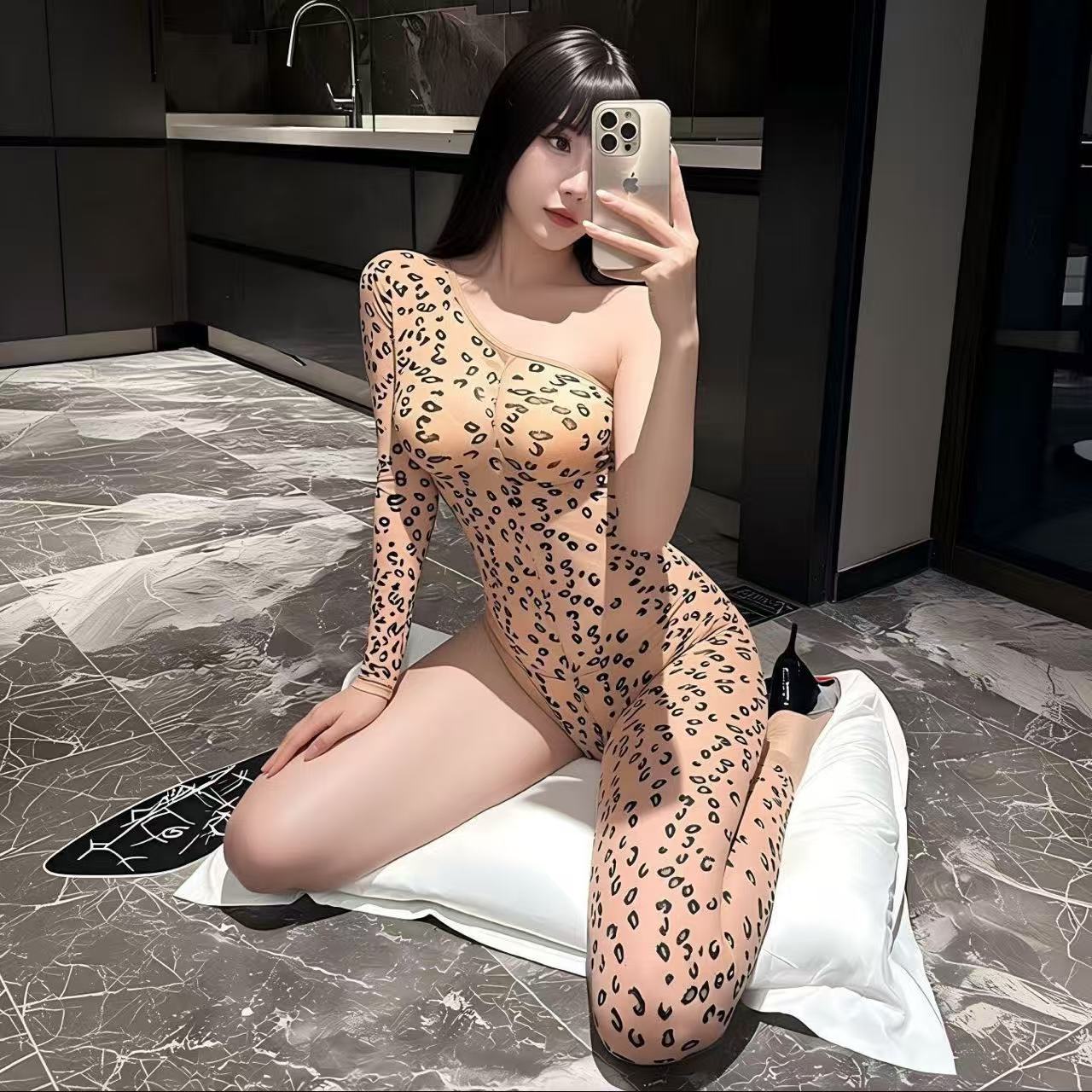 Sexy Lingerie, Leopard Print Mesh Clothing, Black Stockings, Open Crotch, No Need to Take Off, Seductive One-Piece Stockings, Transparent, Passionate Temptation for Women