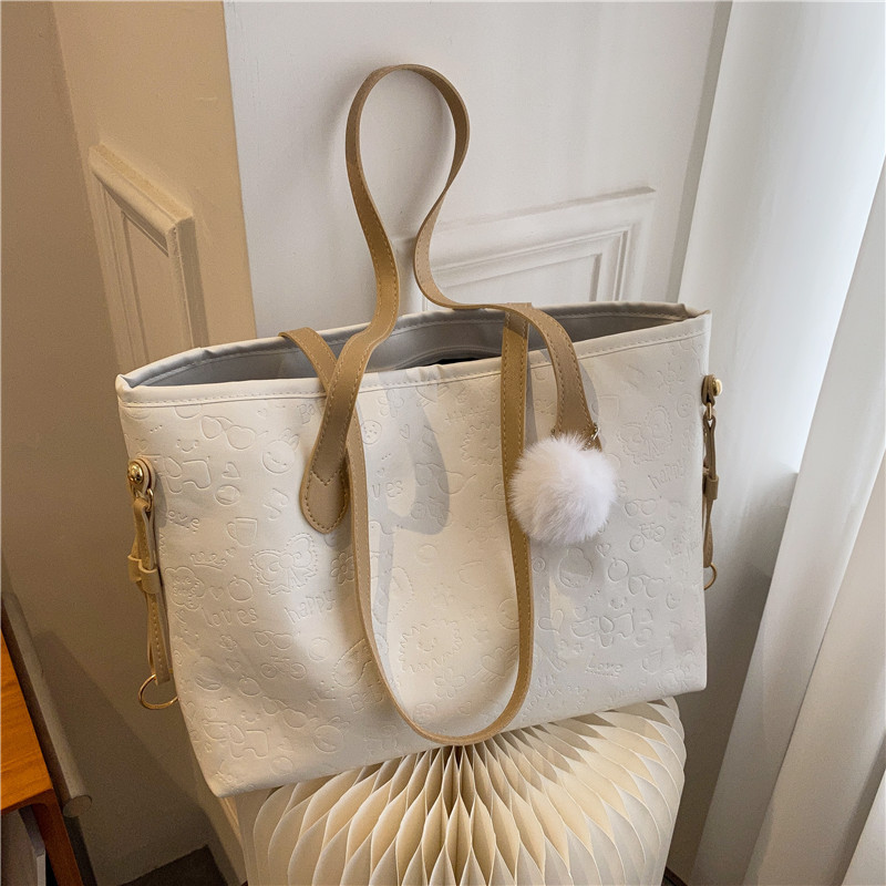 Fashionable large capacity Women's shoulder bag 2021 Winter new trendy Korean style soft leather embossed tote bag simple commuter bag