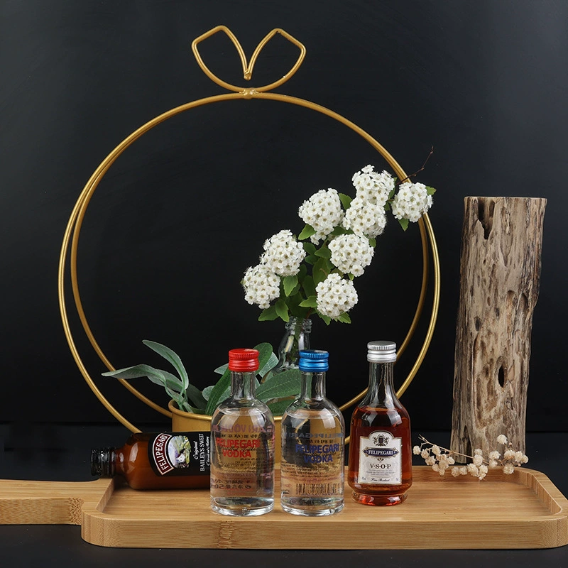 Набор мини-ликёров, ассорти бренди, виски, водка, варианты наборов (бутылки 50 мл)